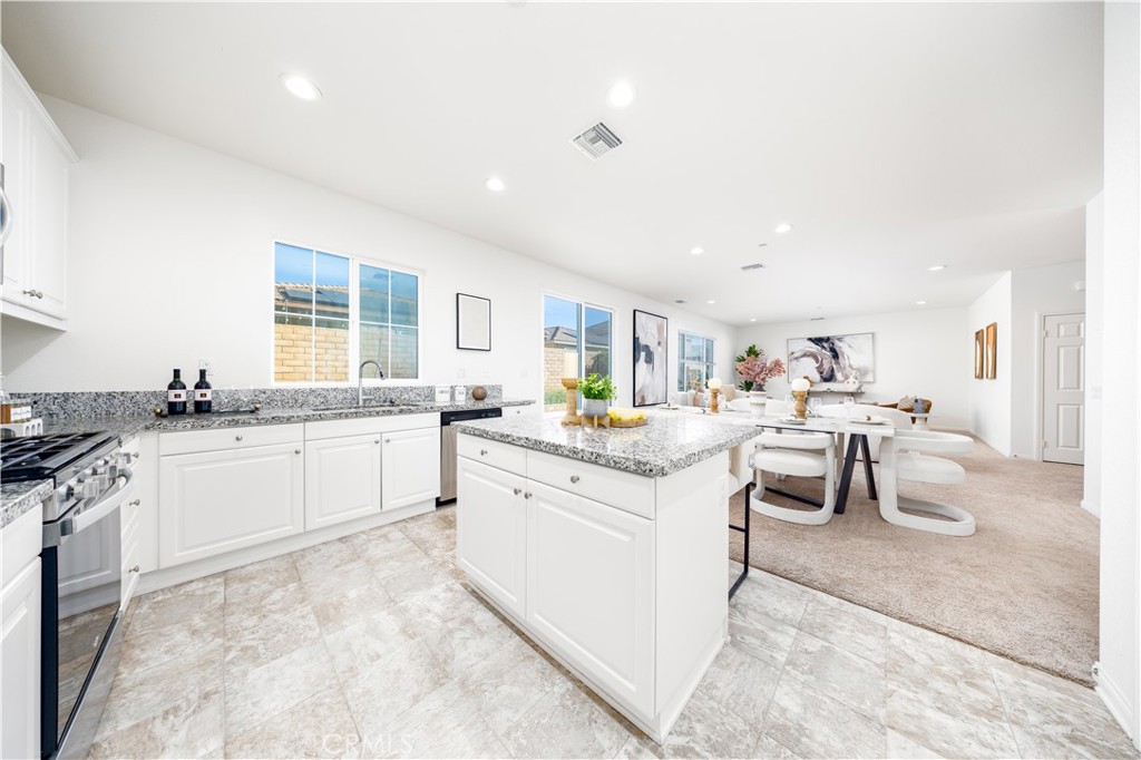3421 E Orange Blossom