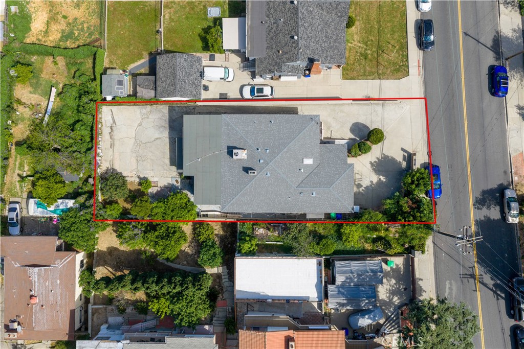 209 Graves Avenue E