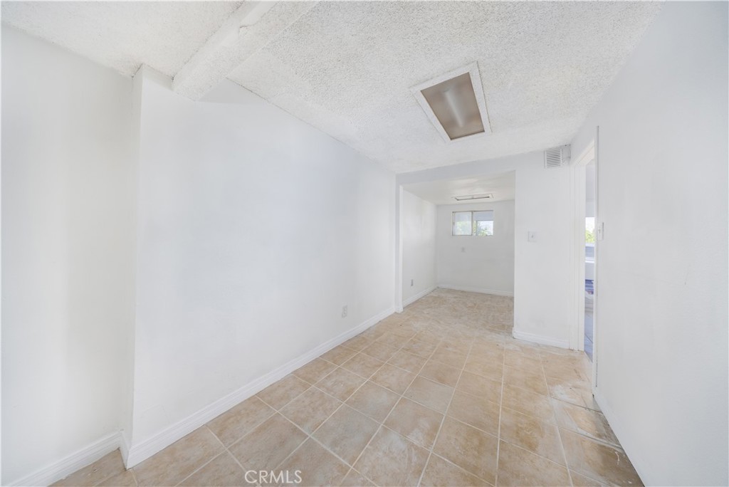 209 Graves Avenue E