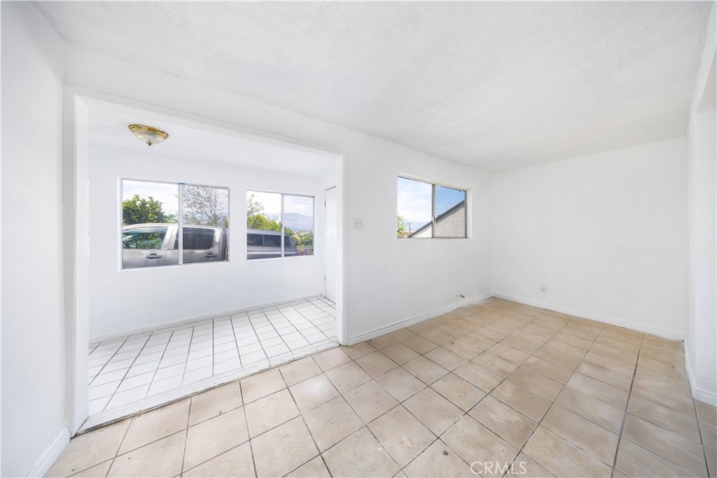 209 Graves Avenue E