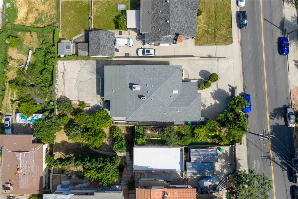 209 Graves Avenue E