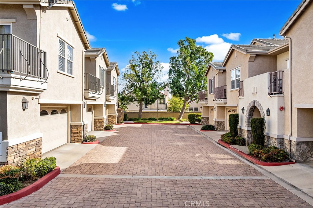 7353 W Ellena W 64