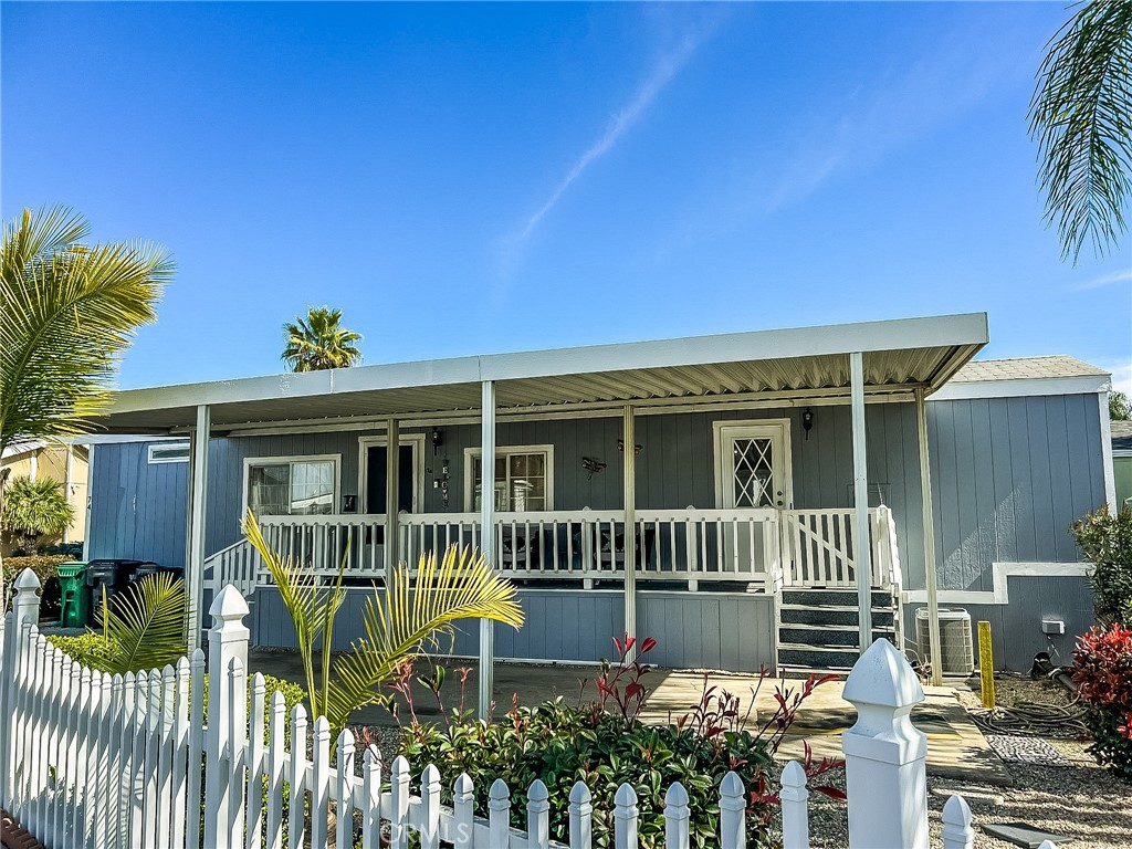 2755 Arrow Hwy 74