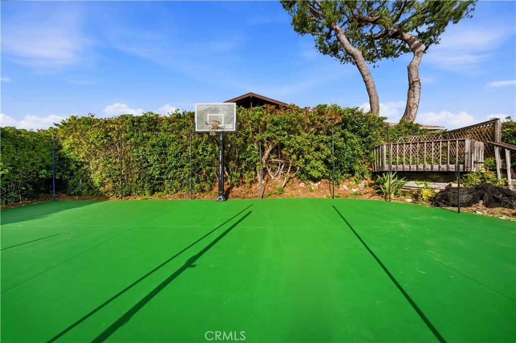 2912 Via Alvarado