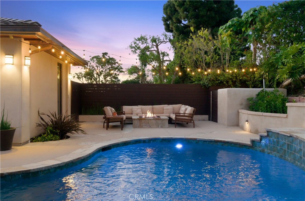 2912 Via Alvarado