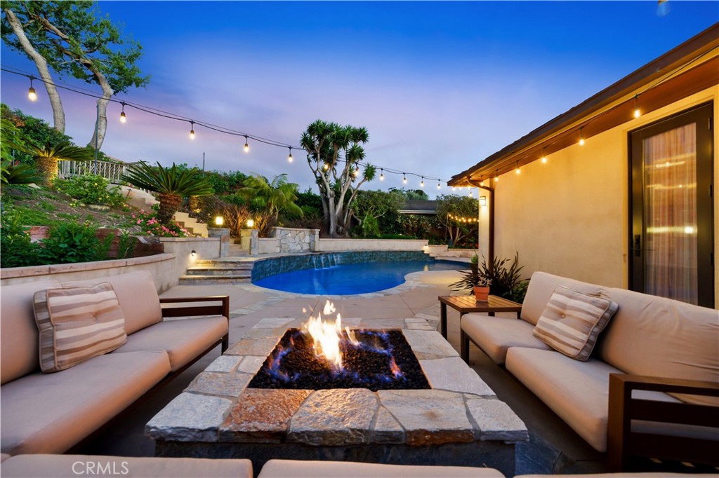 2912 Via Alvarado