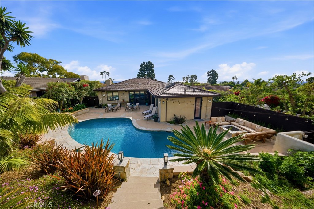 2912 Via Alvarado
