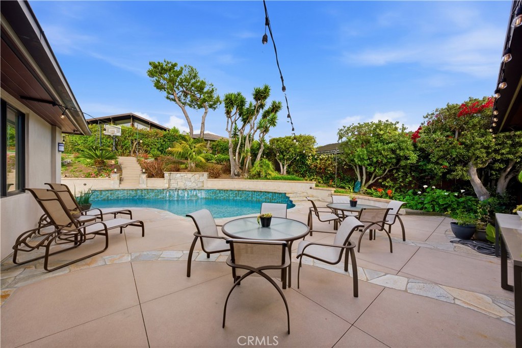 2912 Via Alvarado