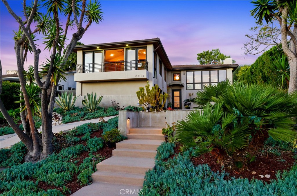 2912 Via Alvarado