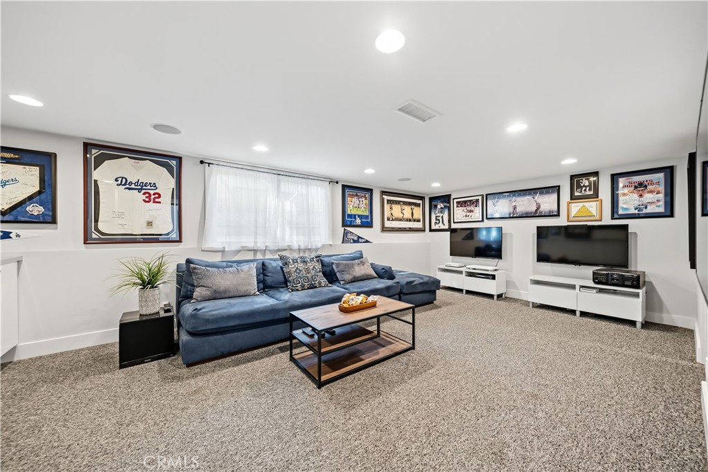 2912 Via Alvarado