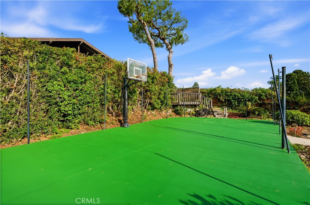 2912 Via Alvarado