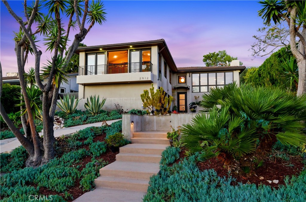 2912 Via Alvarado