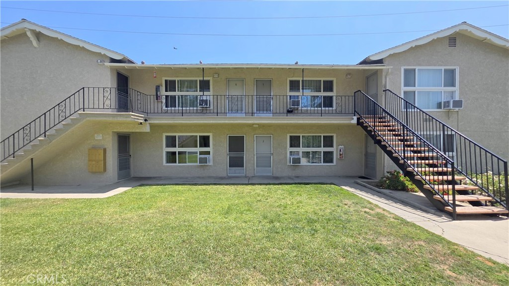 2334 E Santa Fe Avenue 2