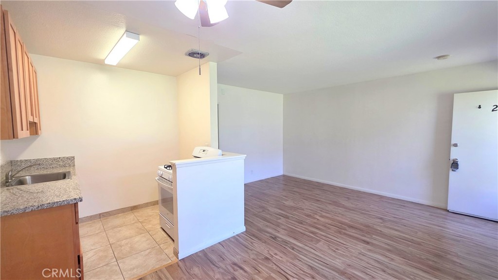 2334 E Santa Fe Avenue 2