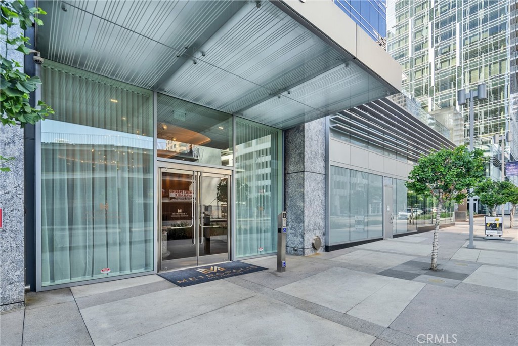 877 Francisco St 805