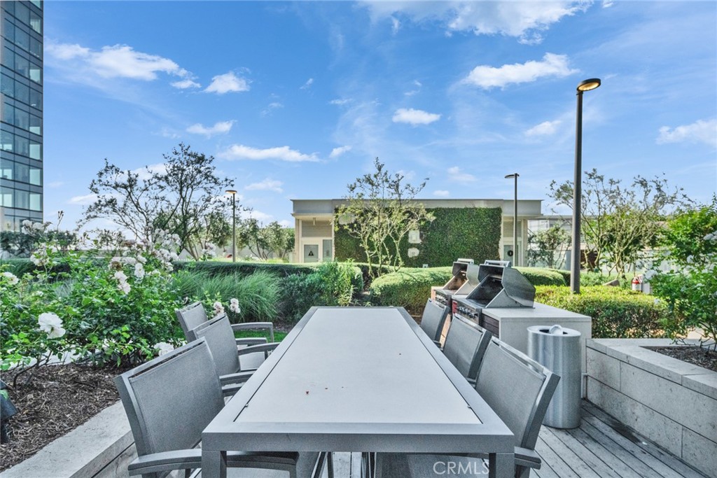 877 Francisco St 805