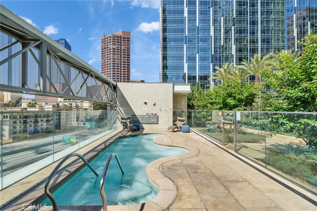 877 Francisco St 805