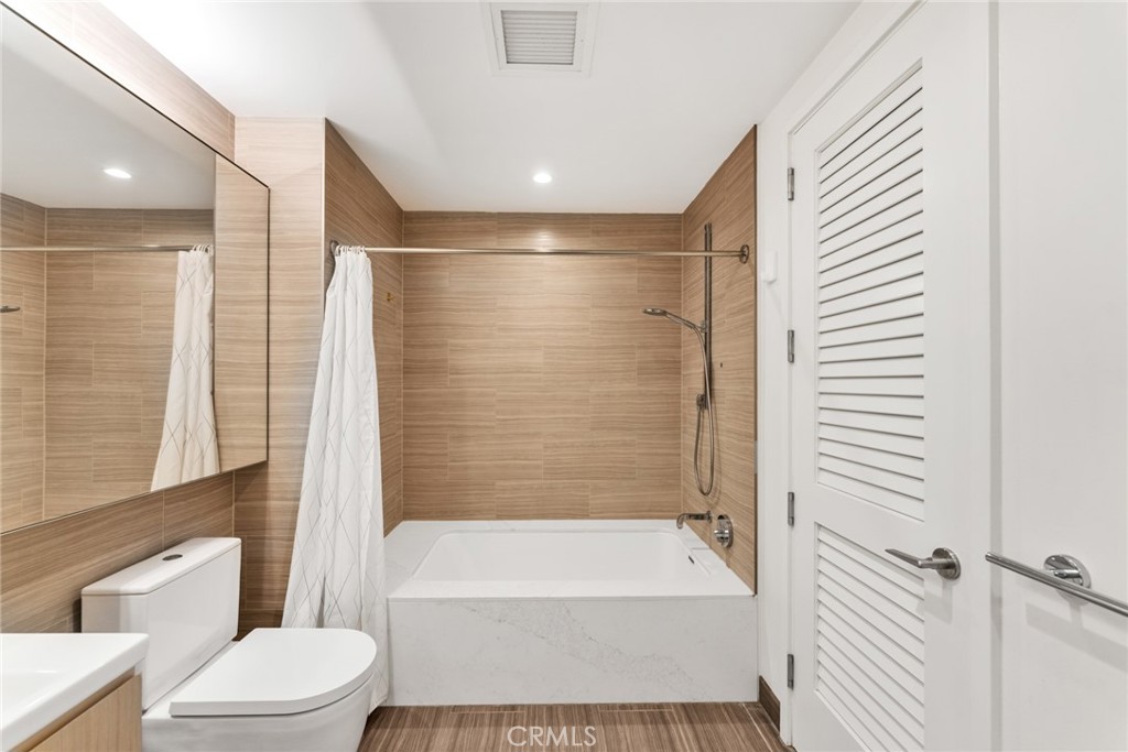 877 Francisco St 805