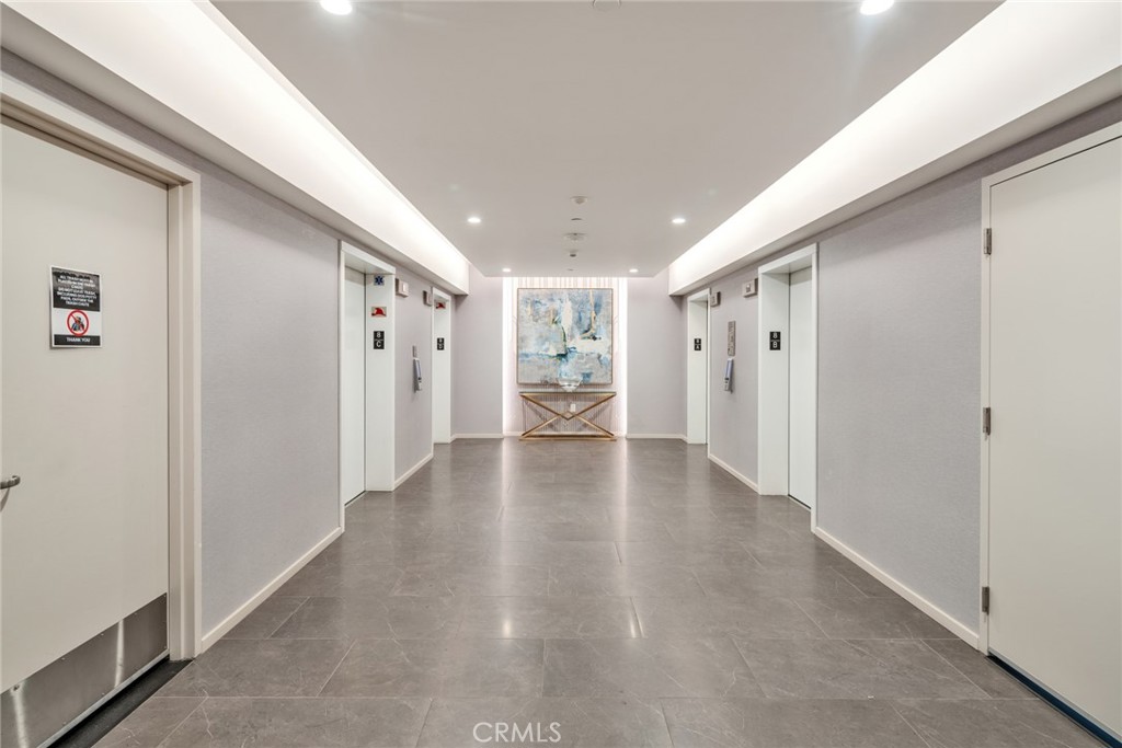 877 Francisco St 805