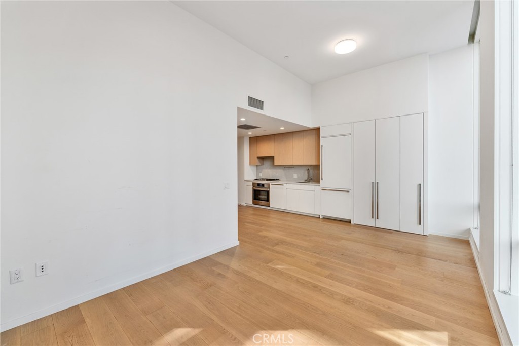 877 Francisco St 805