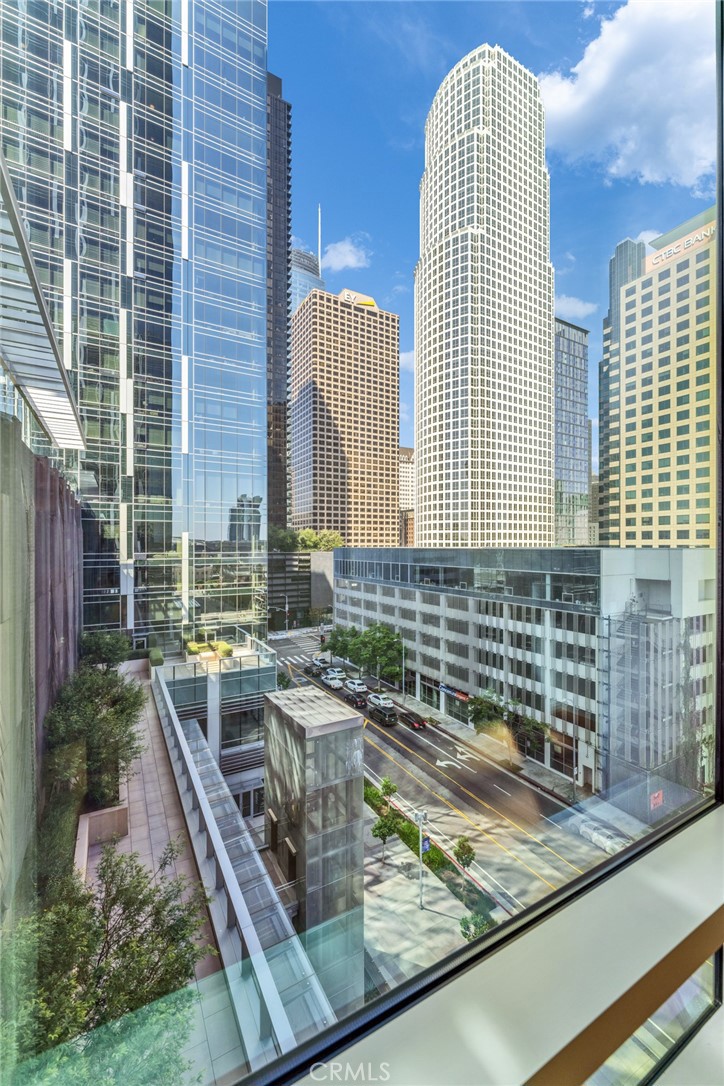 877 Francisco St 805