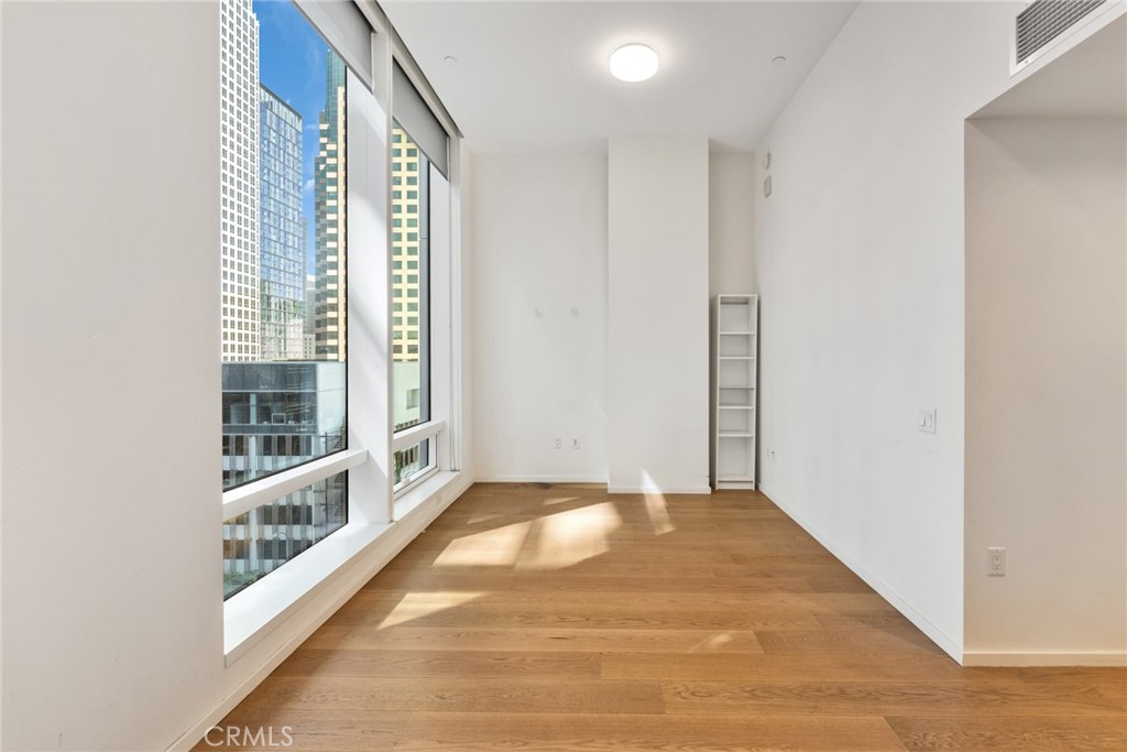877 Francisco St 805