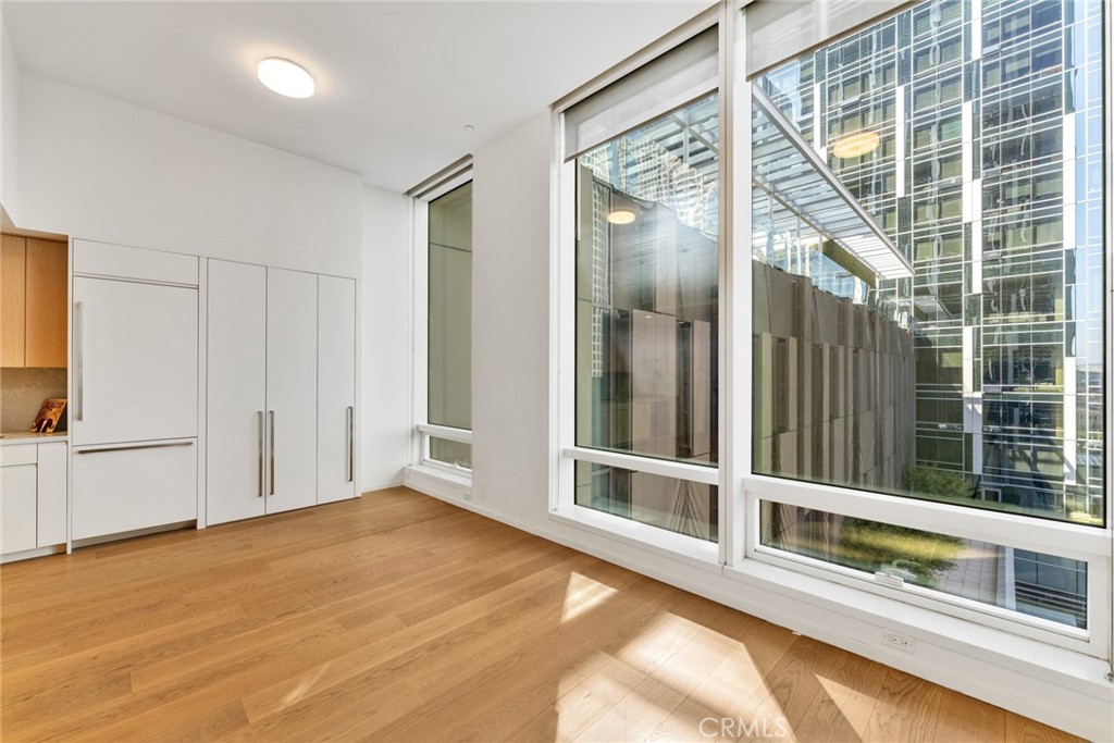 877 Francisco St 805