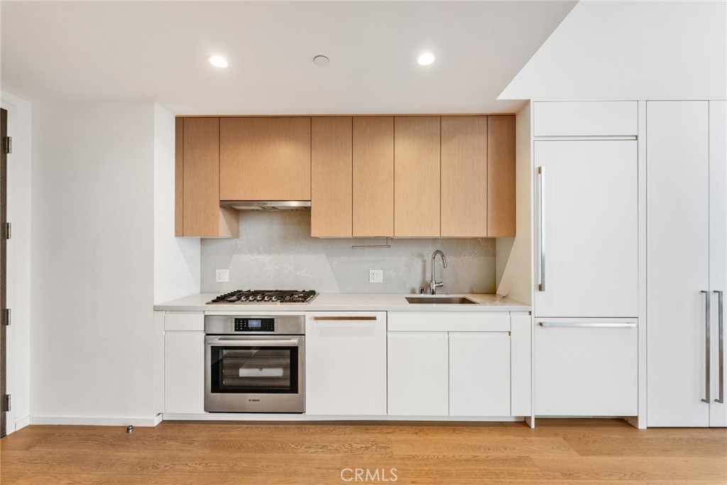 877 Francisco St 805
