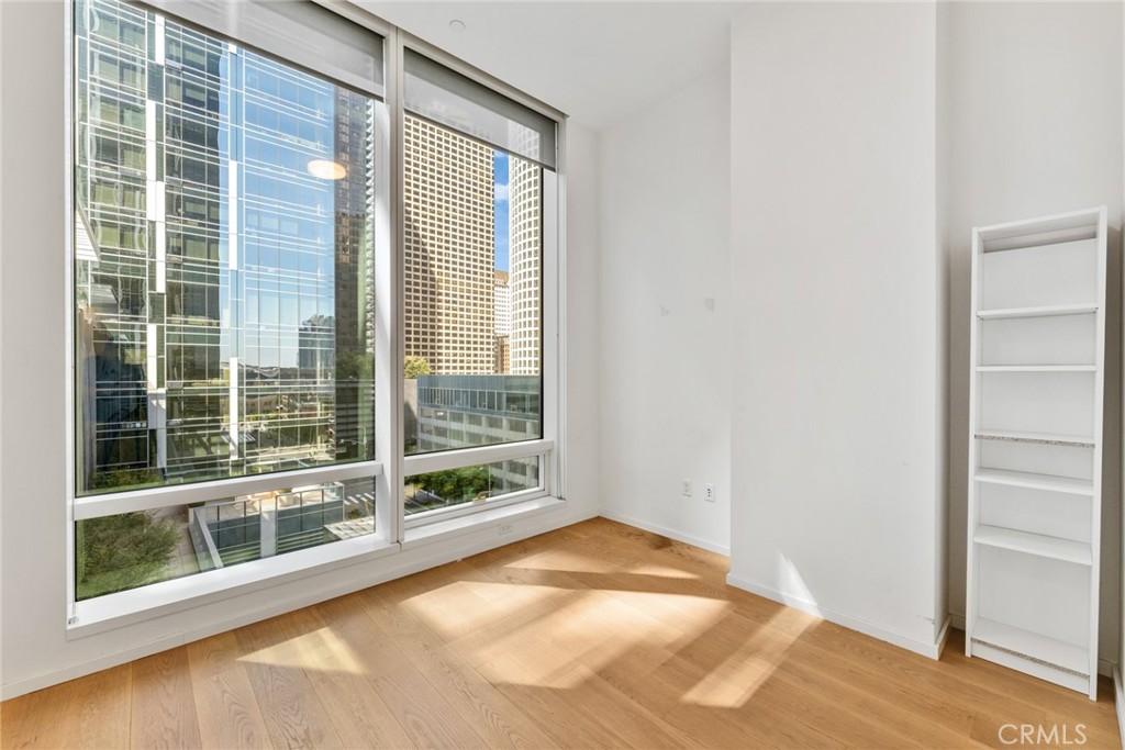 877 Francisco St 805
