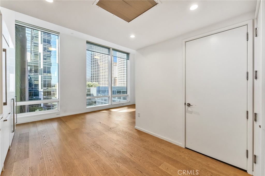 877 Francisco St 805