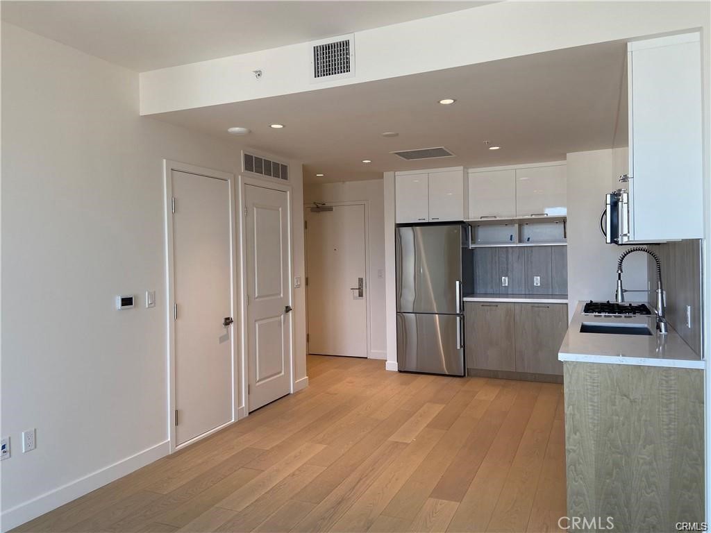 400 S Broadway 2304