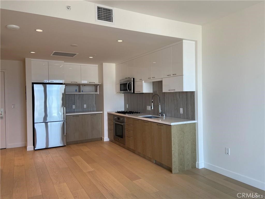 400 S Broadway 2304