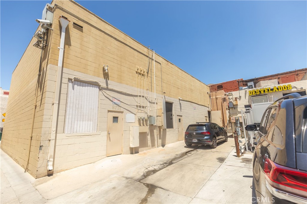 6729 Greenleaf
