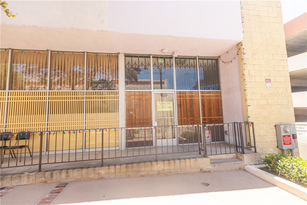 6729 Greenleaf