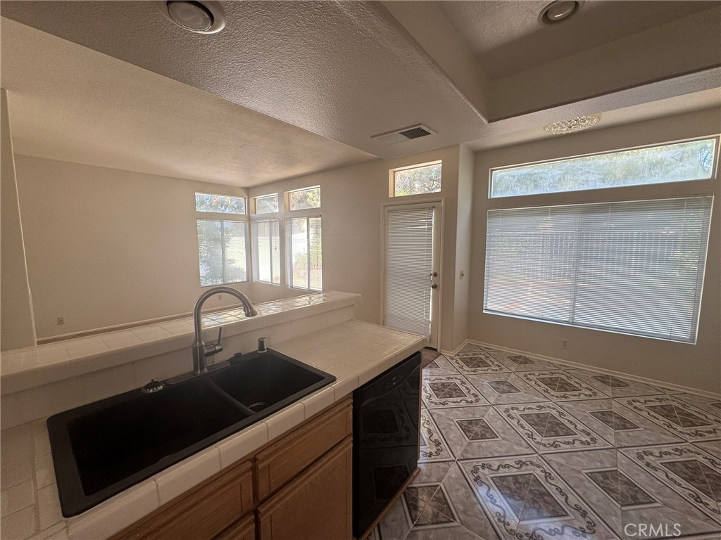 2121 Sun Ridge