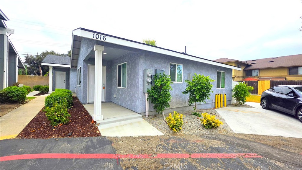 1016 Bennington E