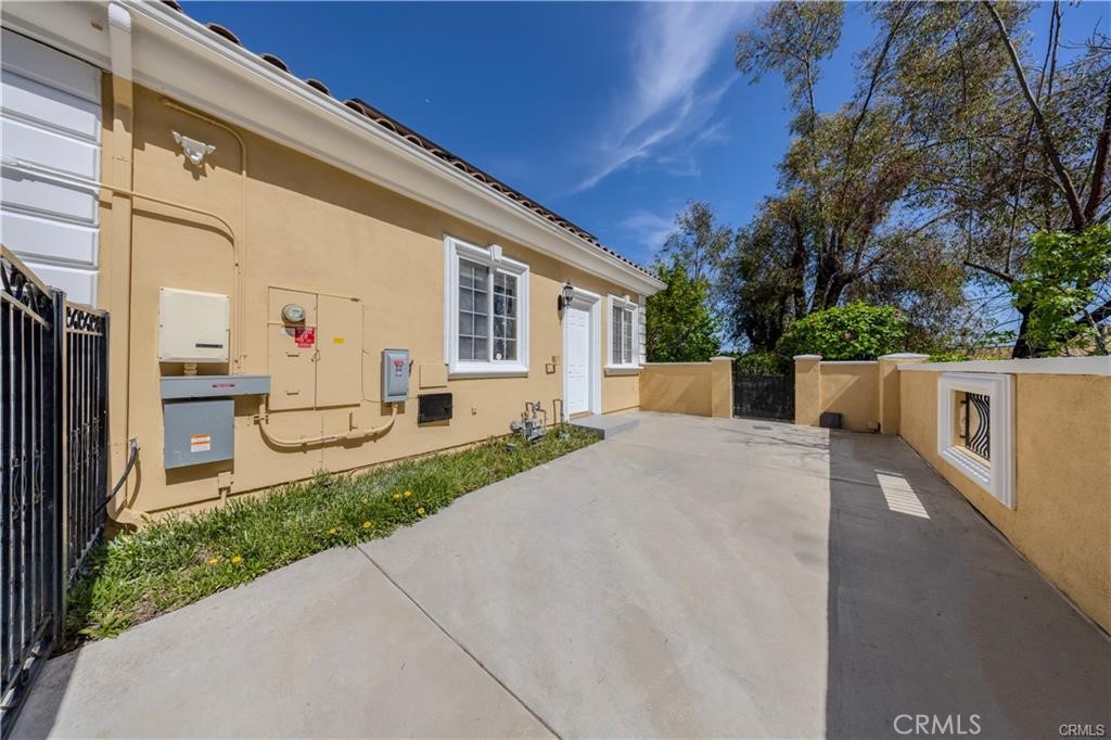 1468 Pierre Road