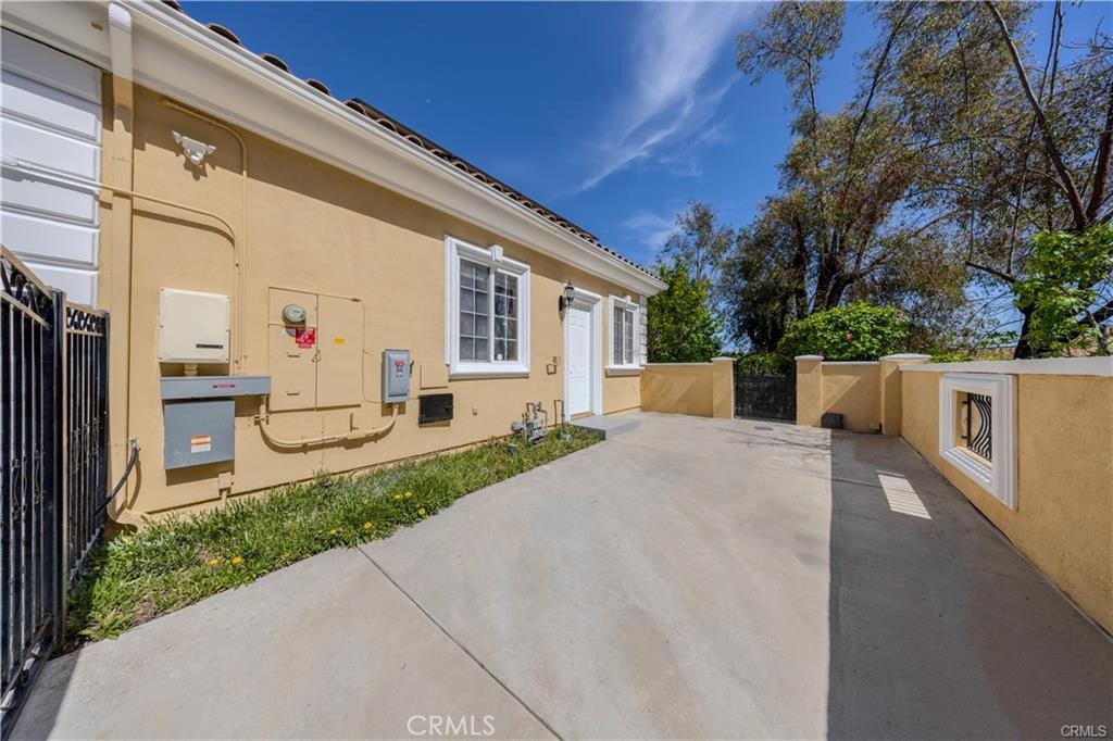 1468 Pierre Road