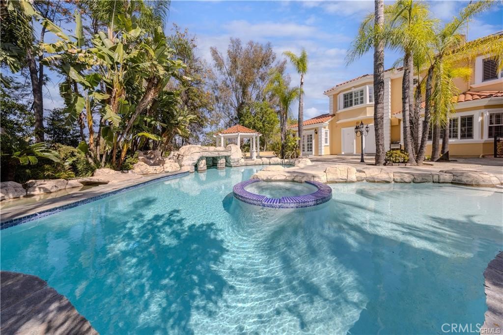 1468 Pierre Road