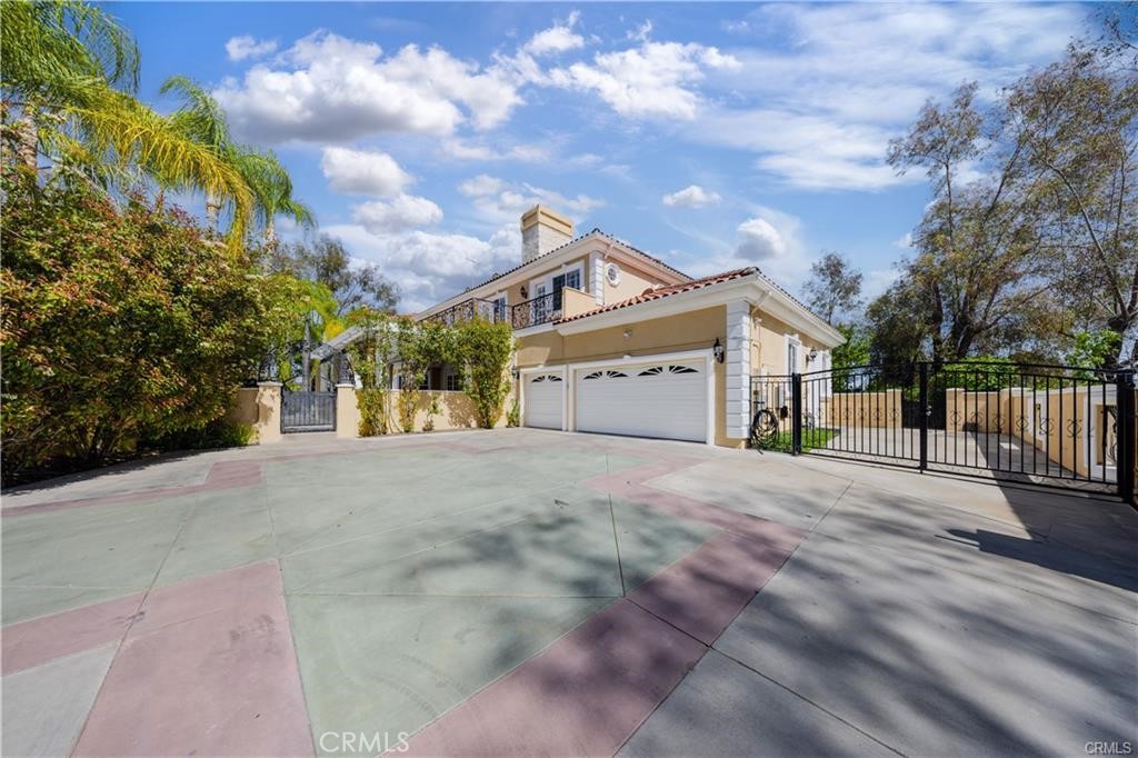 1468 Pierre Road