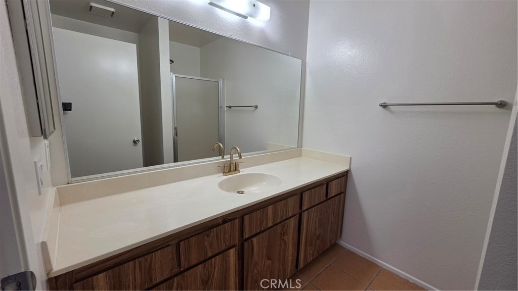 1020 Golden Springs A