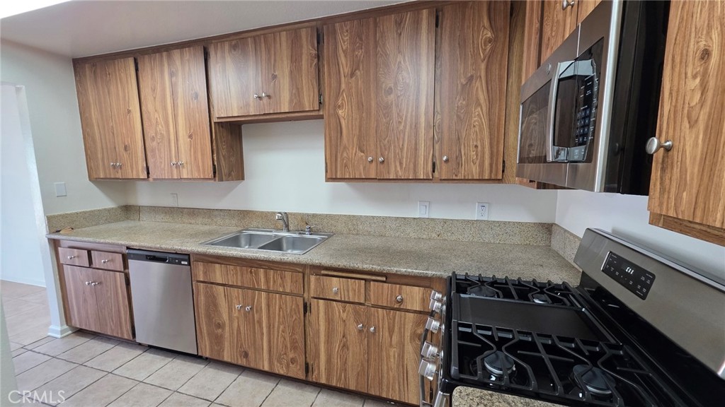 1020 Golden Springs A