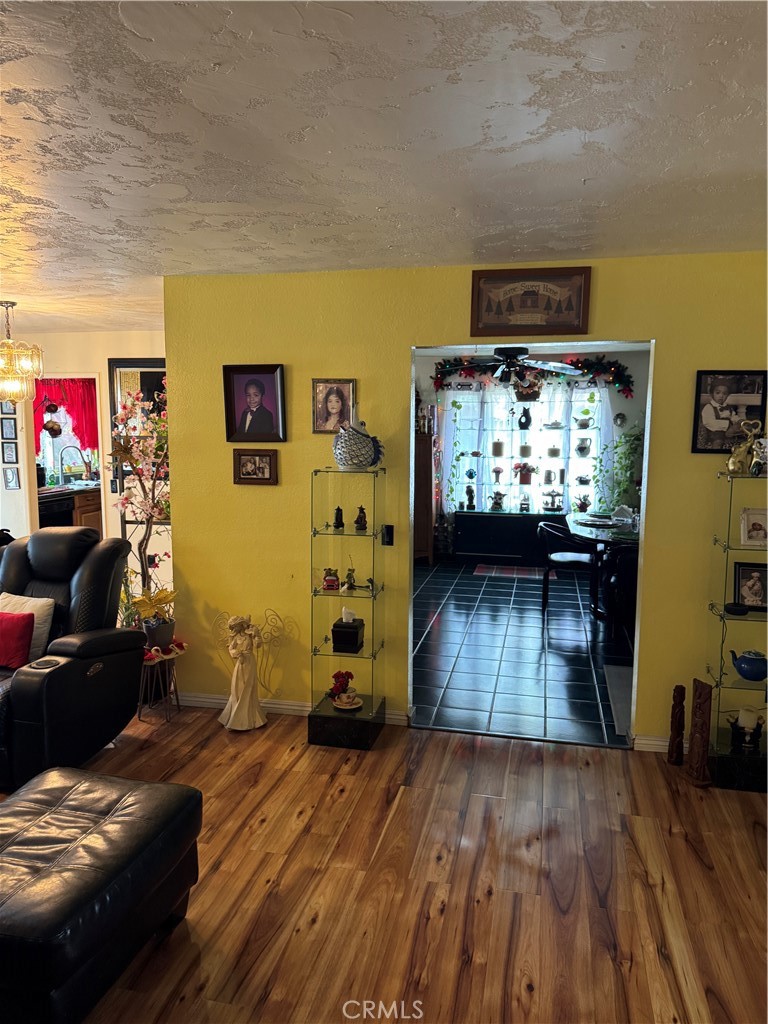 1669 W Phillips Drive
