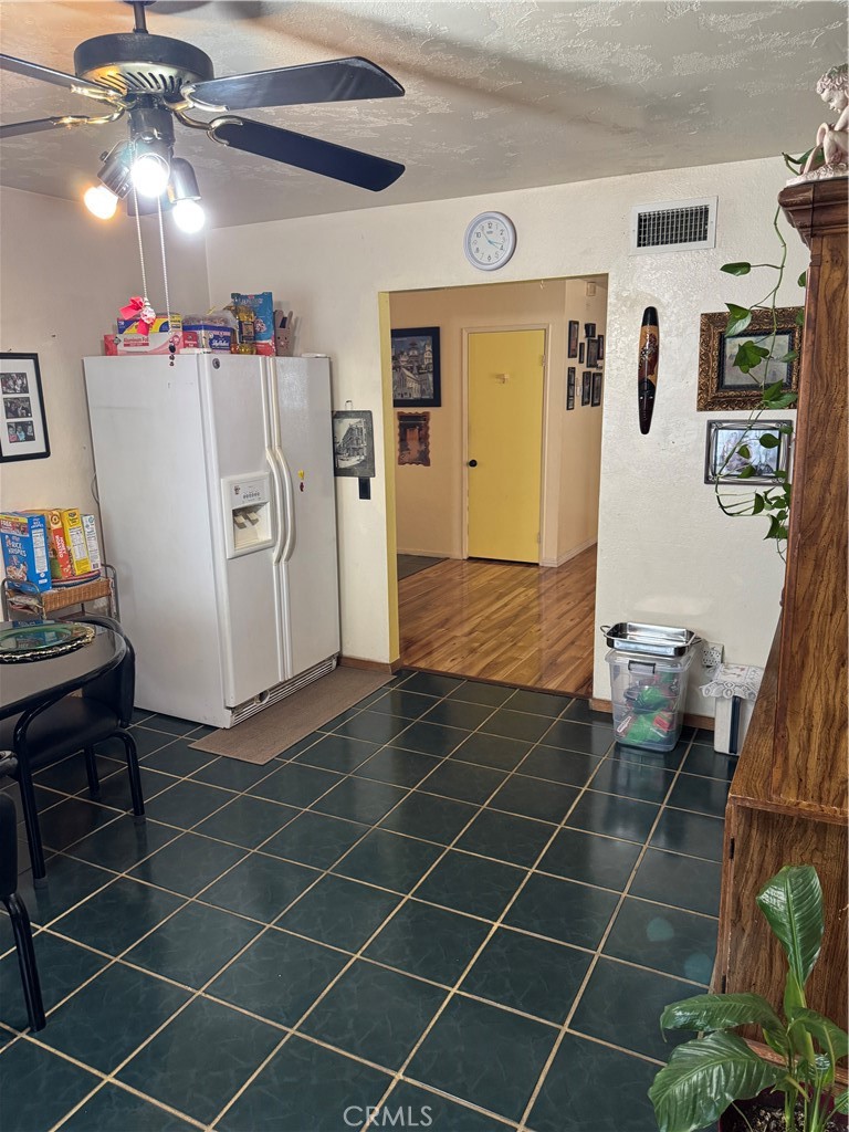 1669 W Phillips Drive
