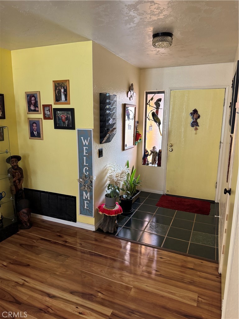 1669 W Phillips Drive