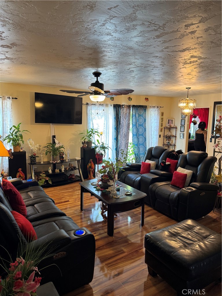 1669 W Phillips Drive