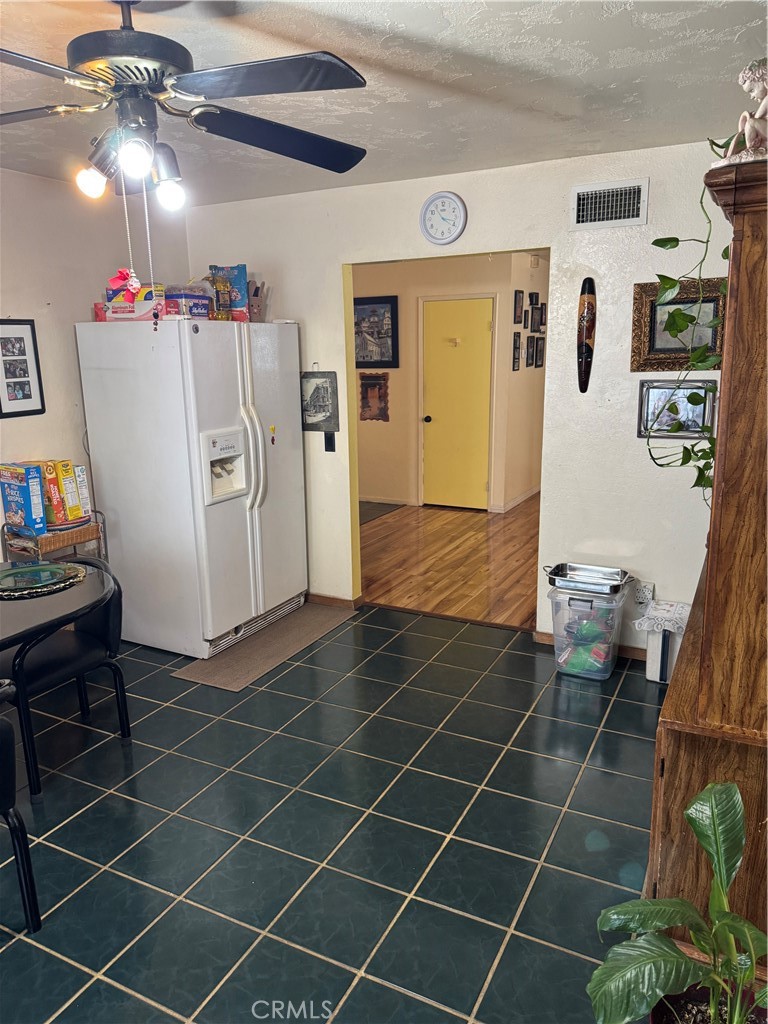 1669 W Phillips Drive