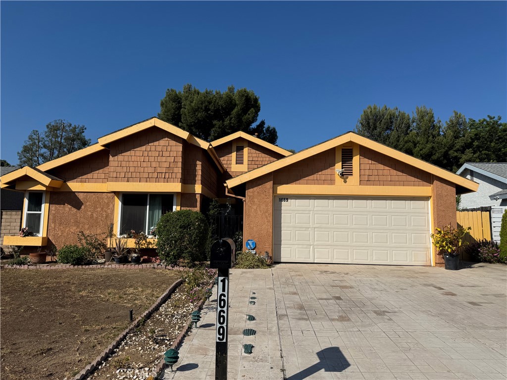 1669 W Phillips Drive