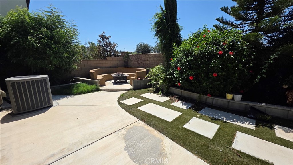 11916 Berlyn Dove Court