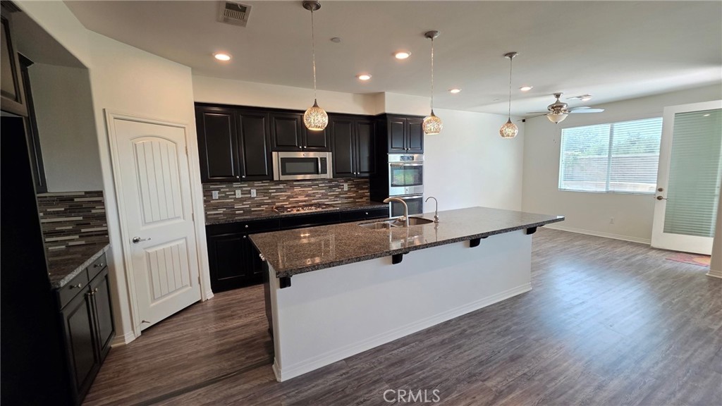 11916 Berlyn Dove Court